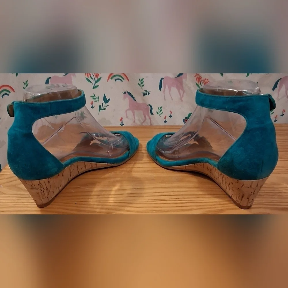 EUC Tory Burch Savannah Aqua Suede Business Casual Comfy Wedge Sandal SZ 7.5